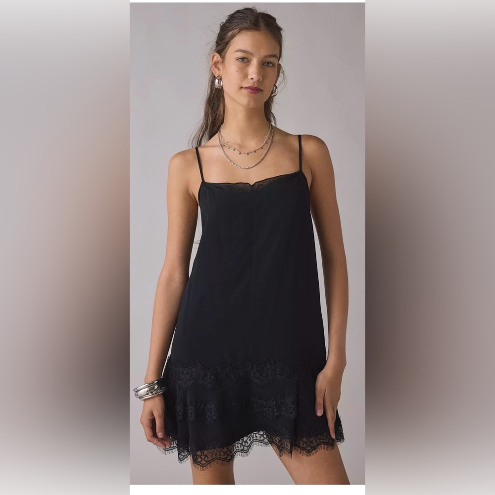 NWT Urban Outfitters Kimchi Blue Up In The Air Tiered Lace Slip Mini Dress
